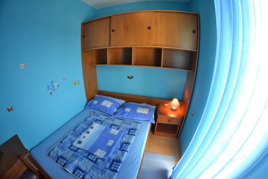 Apartmani Jenny I Tania โลปาร์ ภายนอก รูปภาพ