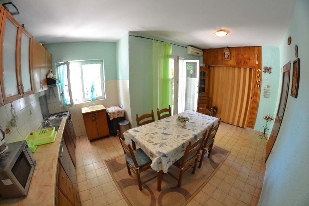 Apartmani Jenny I Tania โลปาร์ ภายนอก รูปภาพ