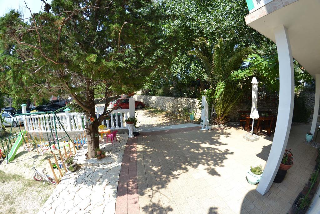 Apartmani Jenny I Tania โลปาร์ ภายนอก รูปภาพ