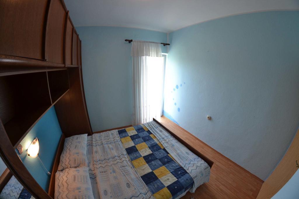 Apartmani Jenny I Tania โลปาร์ ภายนอก รูปภาพ