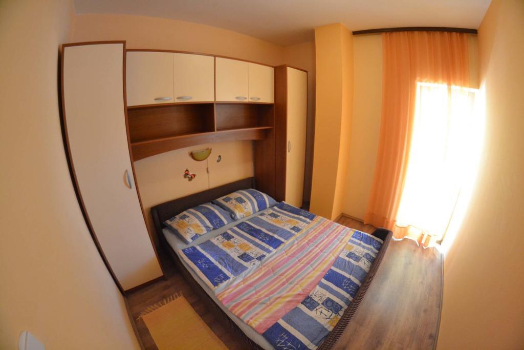 Apartmani Jenny I Tania โลปาร์ ภายนอก รูปภาพ