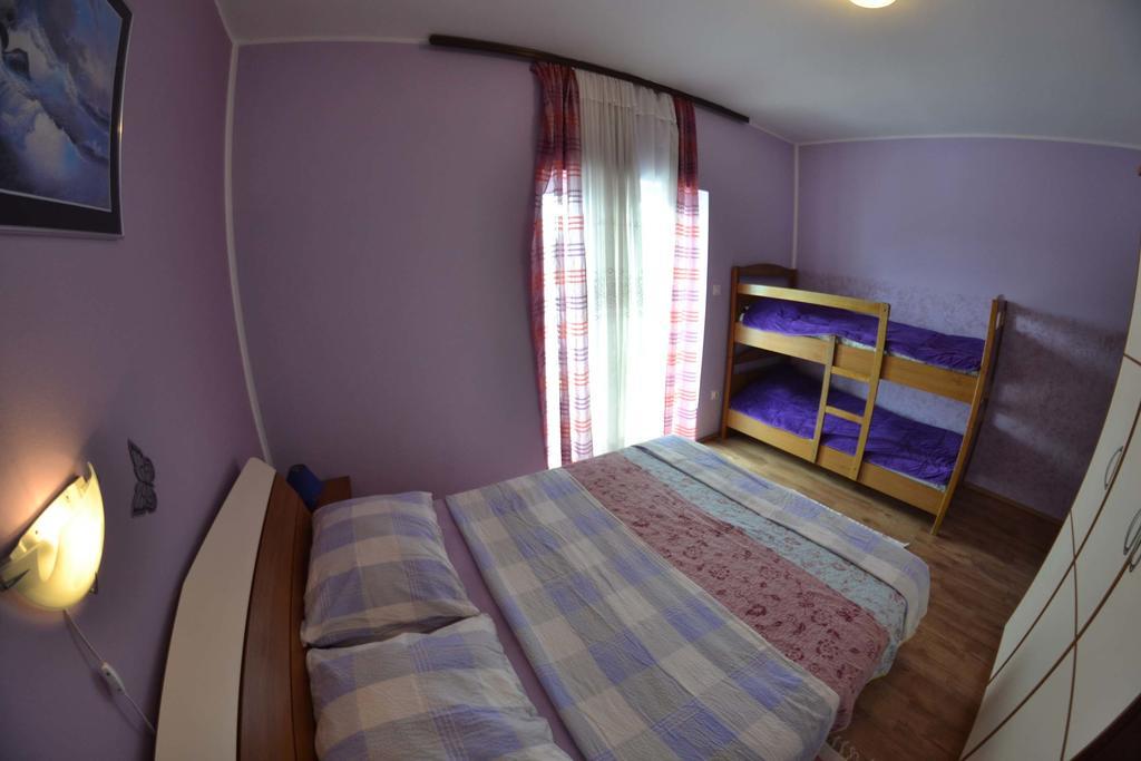 Apartmani Jenny I Tania โลปาร์ ภายนอก รูปภาพ