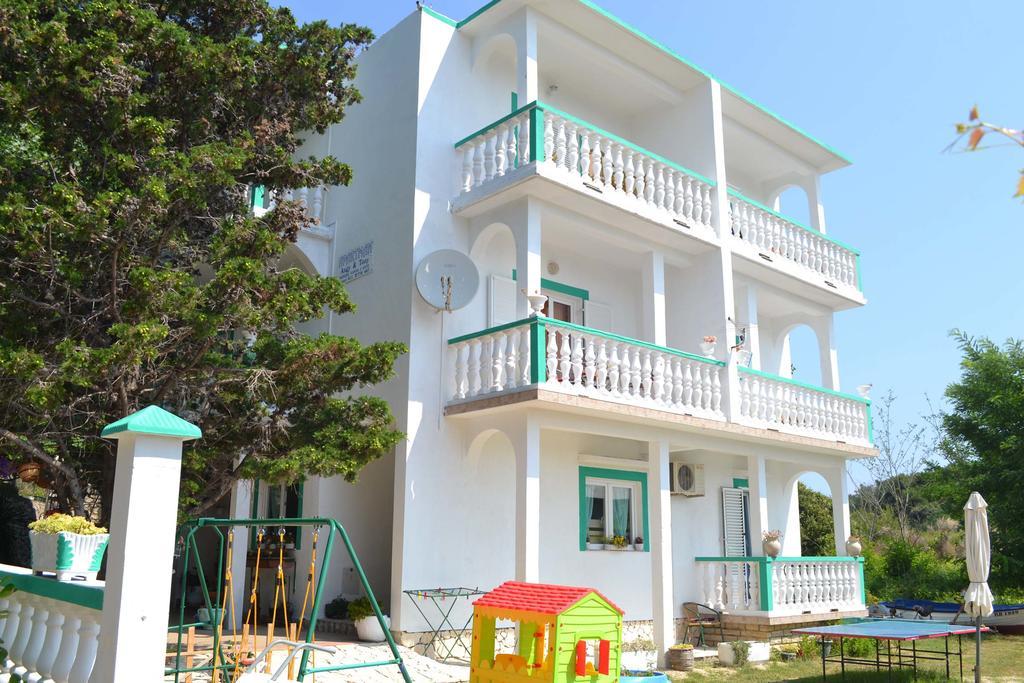 Apartmani Jenny I Tania โลปาร์ ภายนอก รูปภาพ